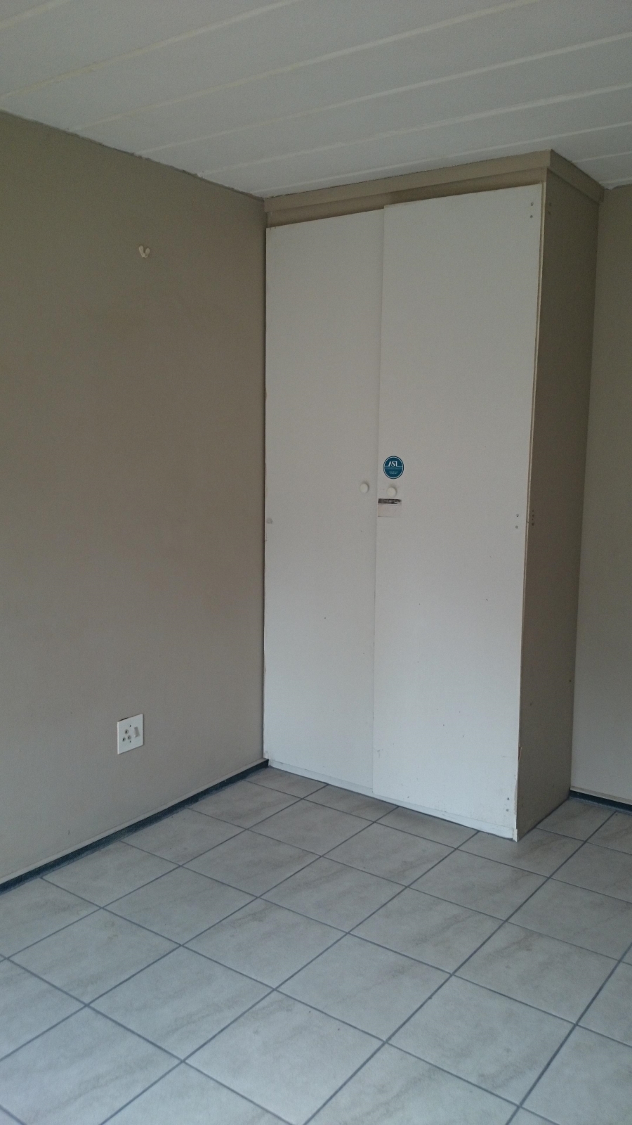 To Let 2 Bedroom Property for Rent in Kannoniers Park North West